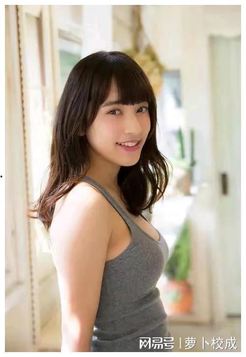 都丸纱也华写真在线视频,性感女神的私密瞬间大揭秘  第1张