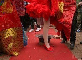 东北婚礼门在线视频,一场热闹非凡的民俗盛宴